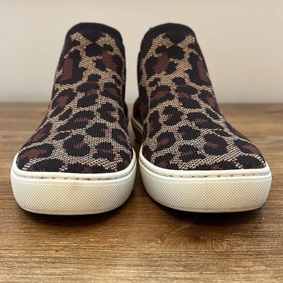 Rothy’s The Chelsea Wildcat Print Pull On Ankle Booties - Picture 8 of 16